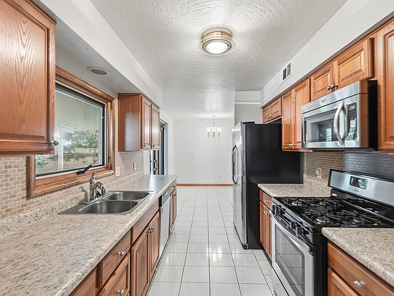 2nd image of 12109 Baronet Pl NE