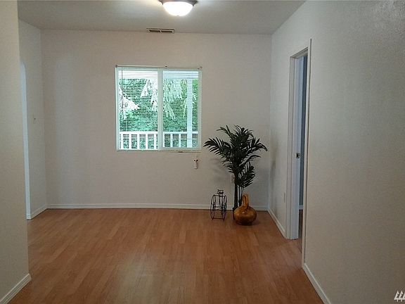 5th image of 5051 SE Mile Hill Dr
