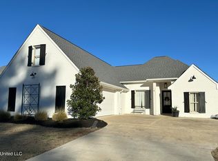333 Royal Pond Cir, Flowood, MS 39232