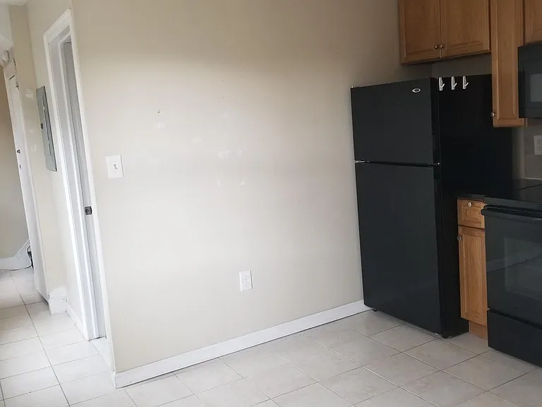 1325 Ellsworth St #2R — Photo 3