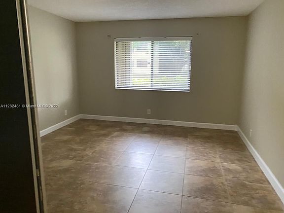 2nd image of 193 Lakeview Dr APT 106