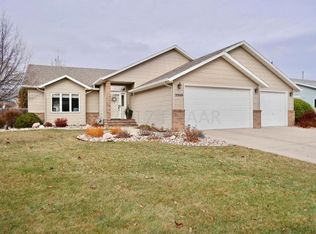2909 38 1/2 Ave S, Fargo, ND 58104