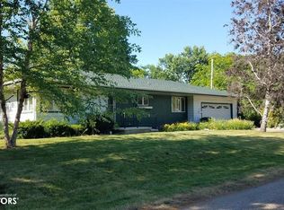 326 S 5th St #TOWNHOUSE, Wapello, IA 52653