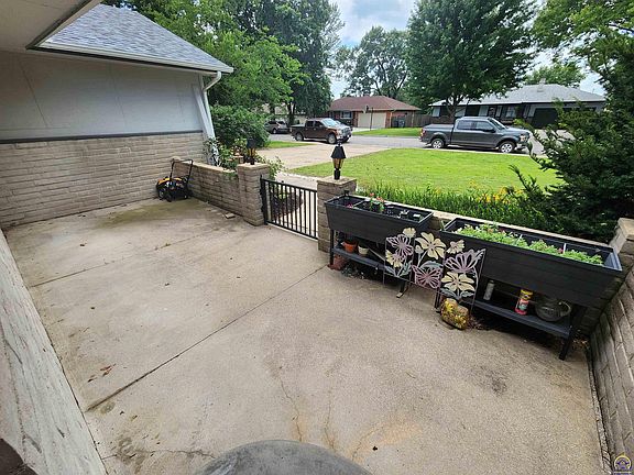 4th image of 2008 Meadowlark Ln