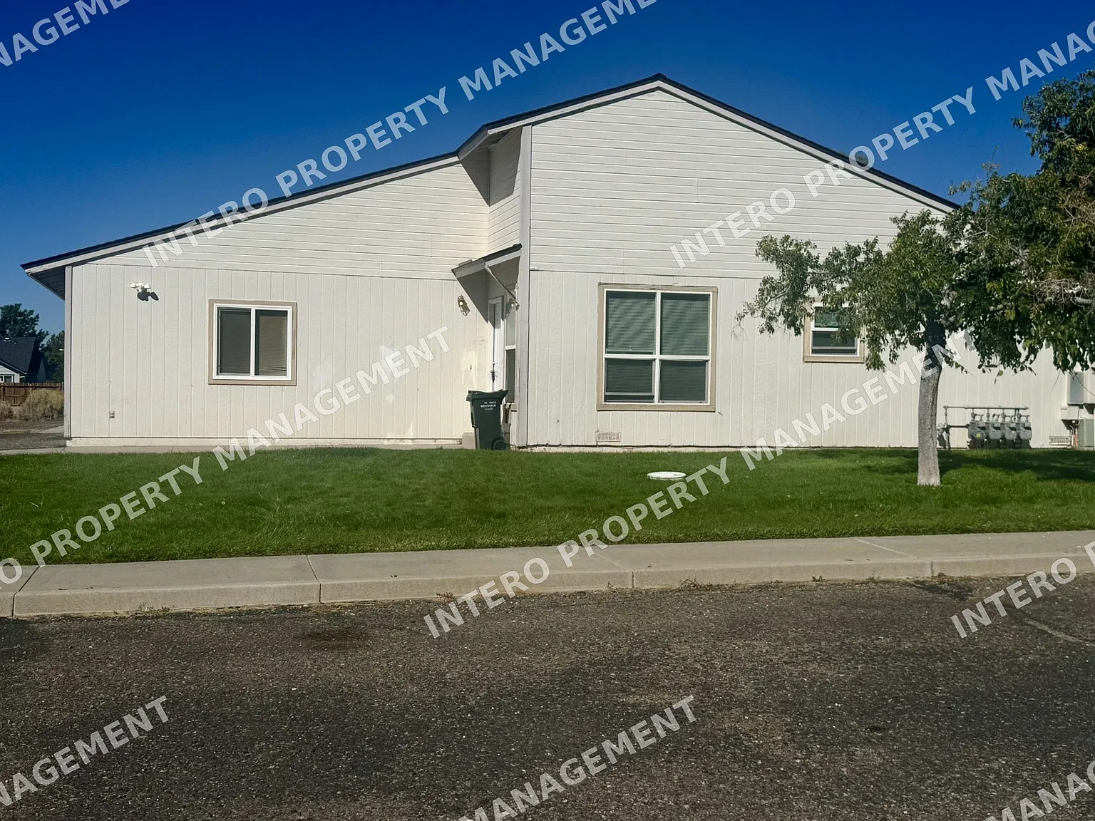 1 bed, 950 sqft, $1,450 — Photo 2
