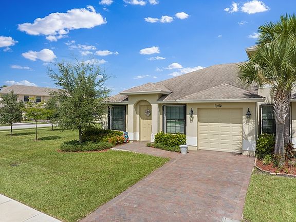 2nd image of 10112 W Villa Cir #10139