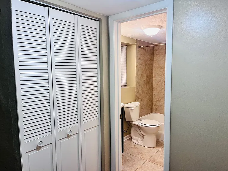 564 Maryland Ave — Photo 5