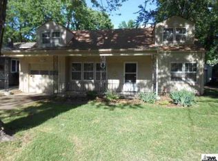 1140 SW Collins Ave, Topeka, KS 66604