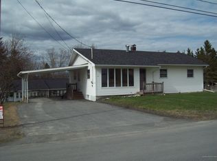 40 Pearl St, Fort Kent, ME 04743