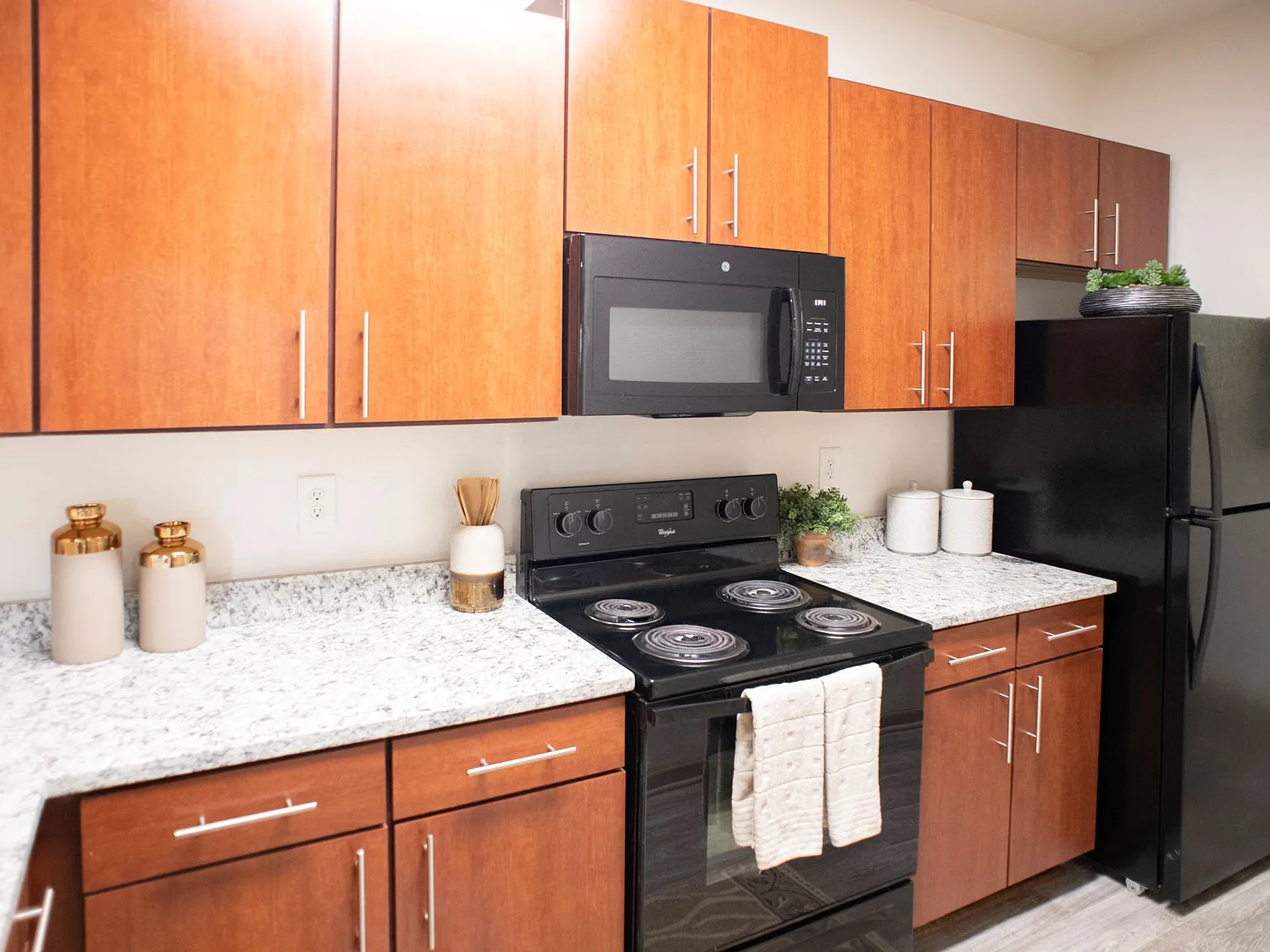 Walden Oaks — Photo 4