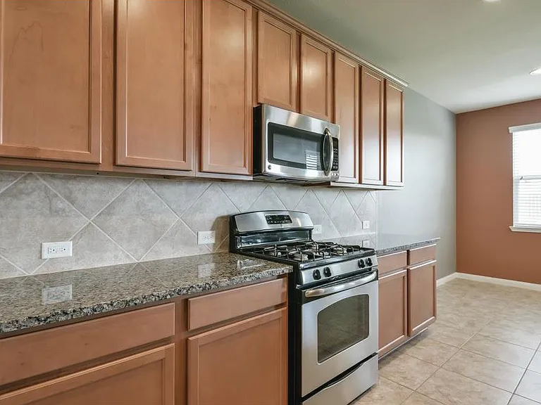 15414 Kaston Dr — Photo 5