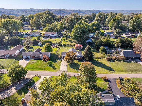 3rd image of 14 Fruit Hill Dr