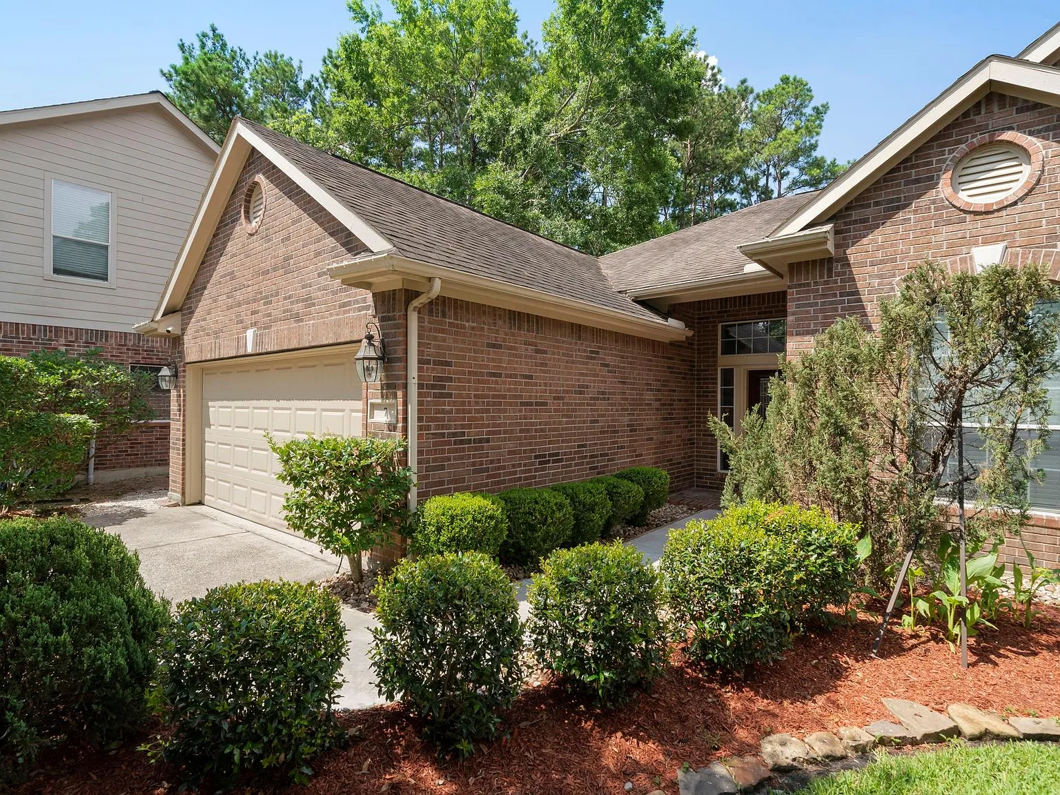 4 bed, 2.0 bath, 2506 sqft, $3,100 — Photo 3