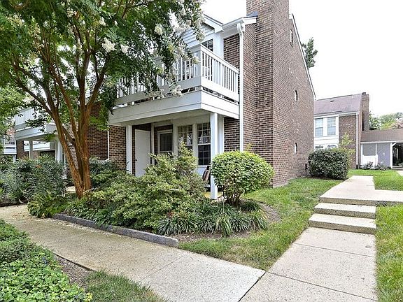 2nd image of 2594 S Arlington Mill Dr APT G