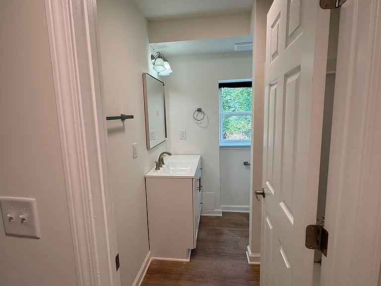 185 Lee Path #B — Photo 10