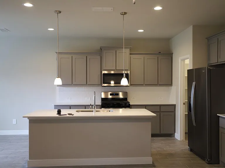 15529 Leaside Dr — Photo 5