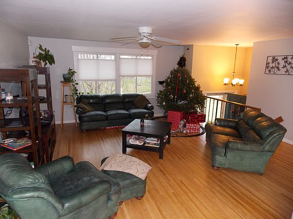 3rd image of 102 Parkmeadow Dr