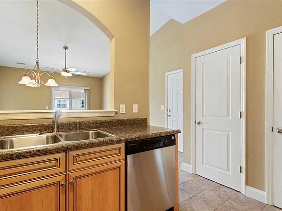 4th image of 6431 Brookfield Court Dr APT 202