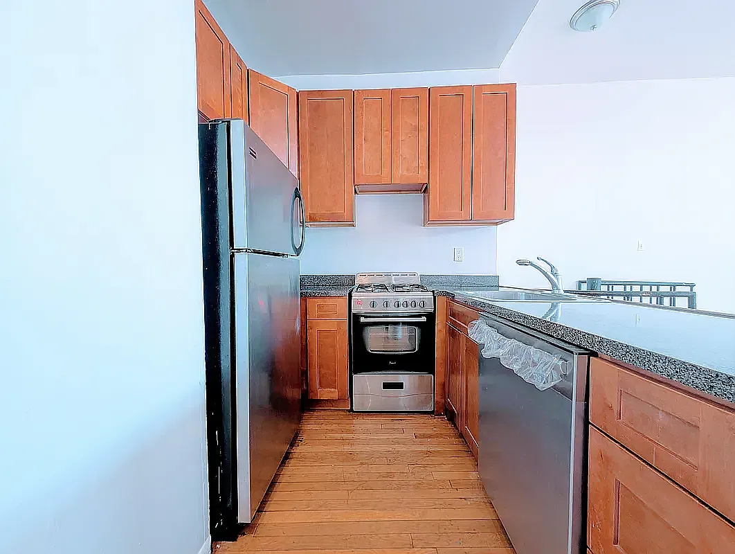71 Columbia Street — Photo 3