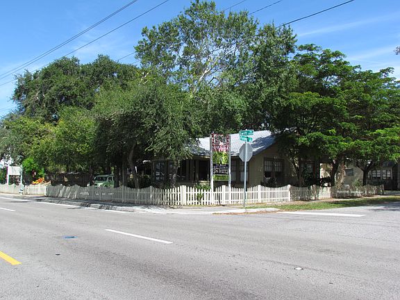 Corner Swift and Forest ln