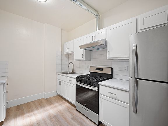 4th image of 1825 N Elm St #1
