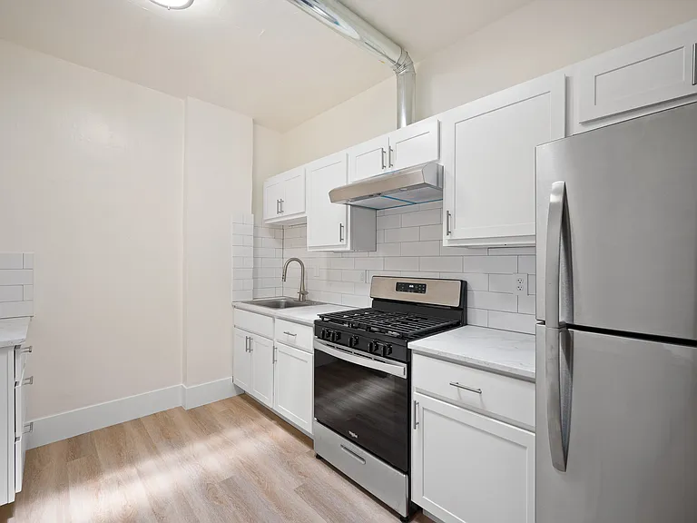 1825 N Elm St #1 — Photo 3