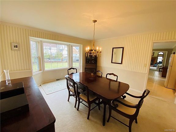 4th image of 114 E Pinelake Dr