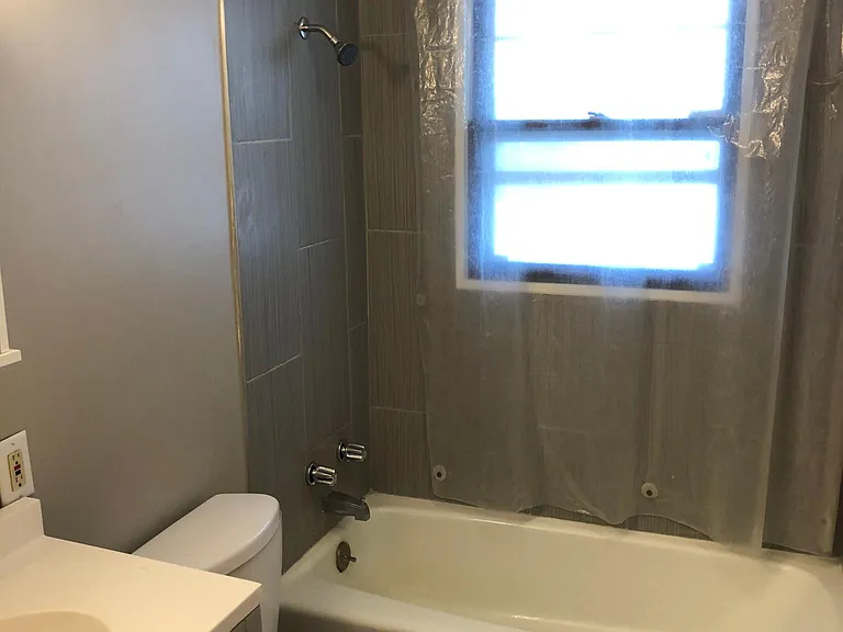 1301 Hill St — Photo 12