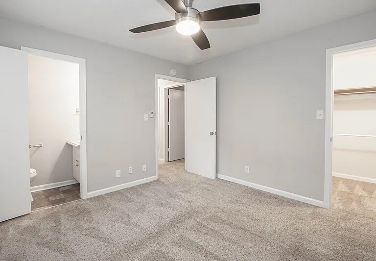 398 Louise Ln — Photo 10