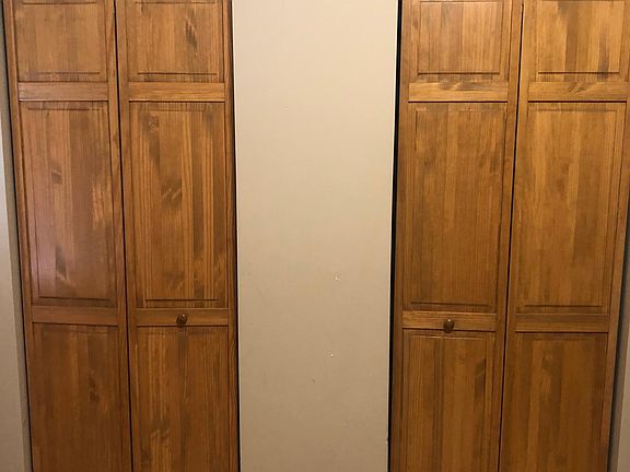 3rd image of 4453 Pershing Ave #1