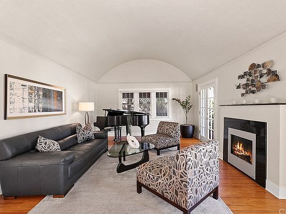 5th image of 2328 Bonnie Brae