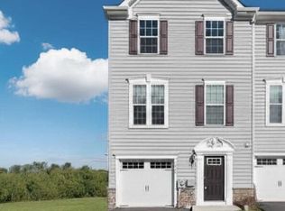 1843 Honeysuckle Ct, Downingtown, PA 19335