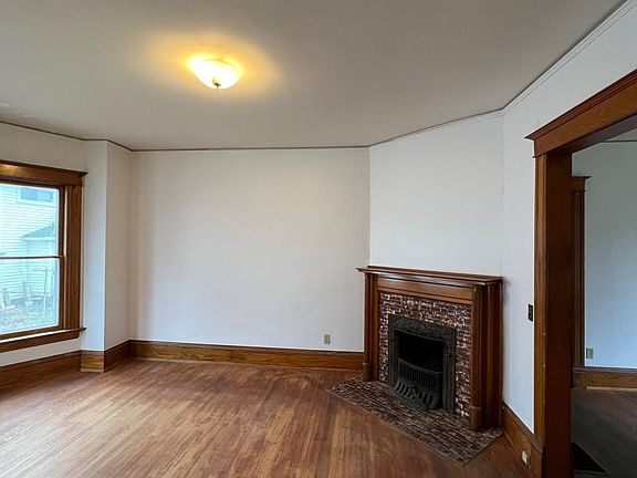 3rd image of 301 W Vine St