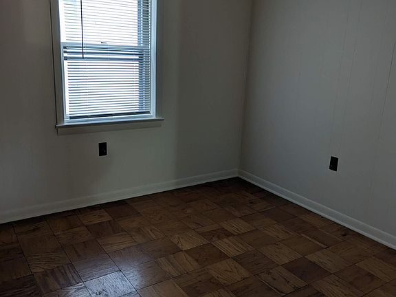 4th image of 106 E Washington St #101