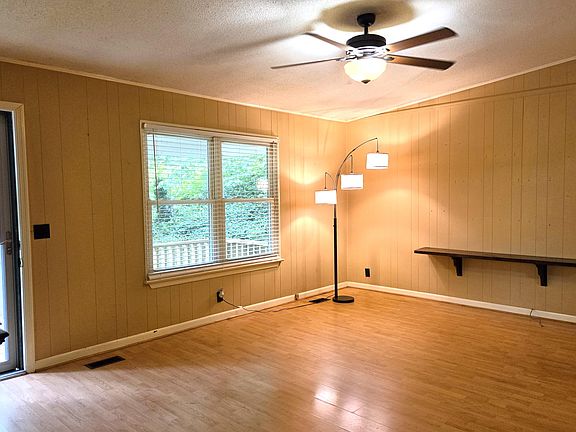 5th image of 731 Larkwood Dr