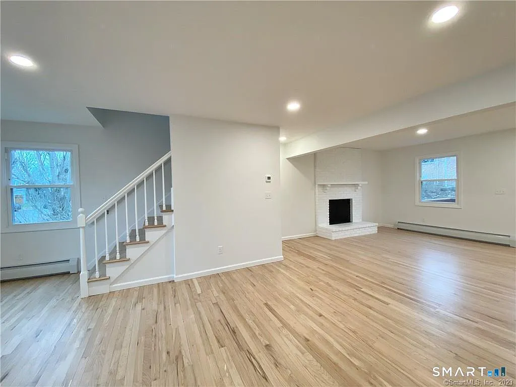 3 bed, 1.5 bath, 1252 sqft, $3,495 — Photo 2