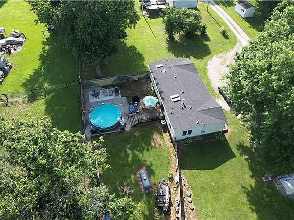 3rd image of 7646 Hendricks Ln