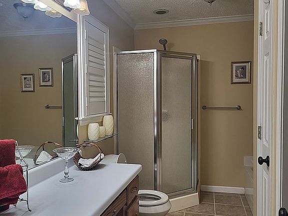 5th image of 101 Pine Knoll Dr