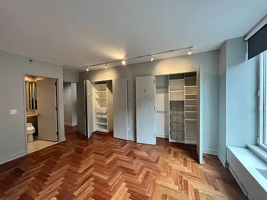 Rented by E Realty International Corp | media 37