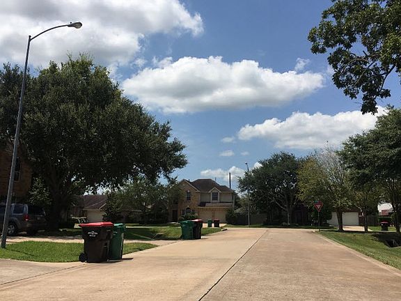 5th image of 9802 N Bank Way