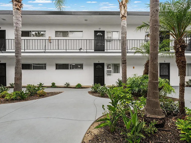 1750 Coronado Ave #6 — Photo 21