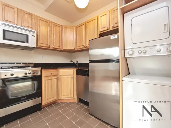 898 Union Street 4B image 2 of 5