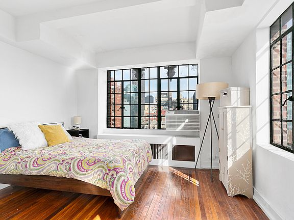 2nd image of 312 E 42nd St #2201