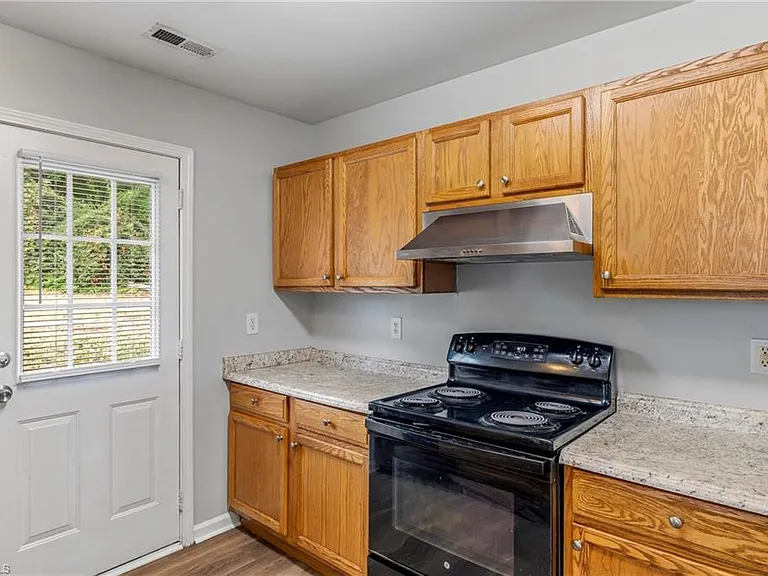 405 N Dudley St — Photo 12