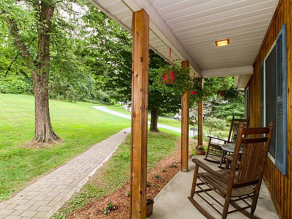 3rd image of 29 Lakeview Dr #V