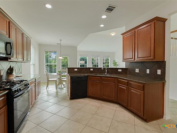 2nd image of 1206 Horseshoe Ranch Dr