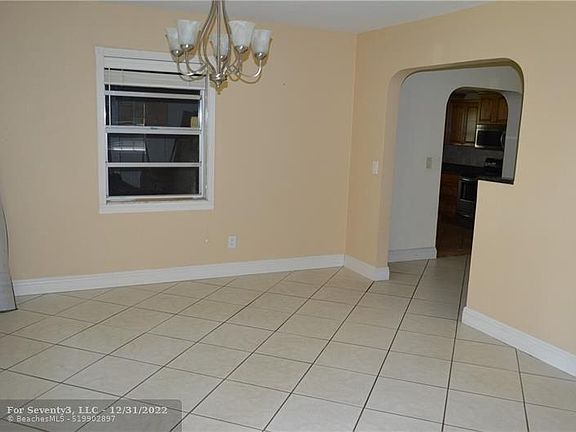 3rd image of 209 SE 1st Ave