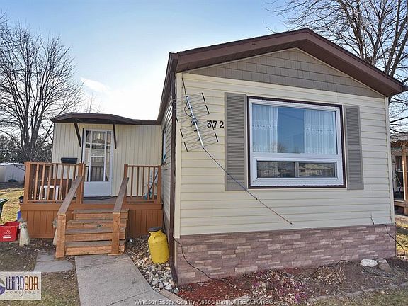3rd image of 327 Regent Ct