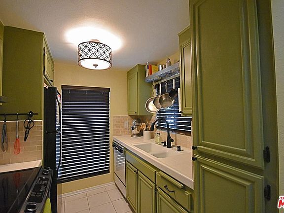 4th image of 18411 Hatteras St Unit 238
