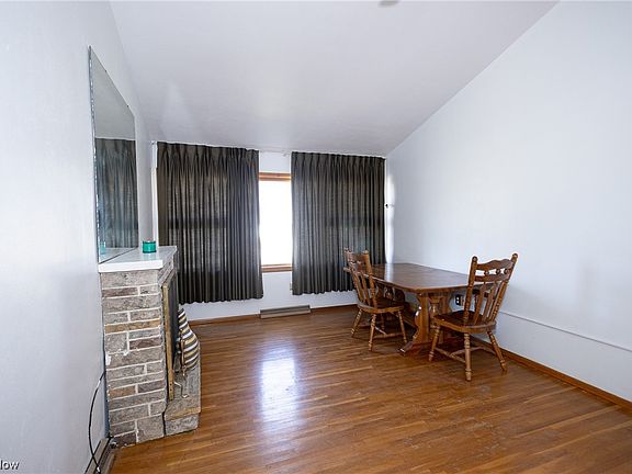 2nd image of 2612 Jackson St